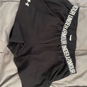 Under armour shorts size medium